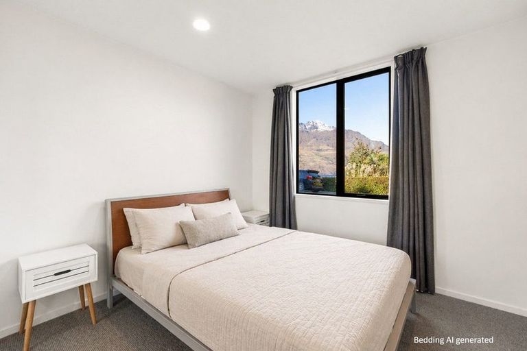 Photo of property in Arno Apartment, 10/8 Mckerrow Place, Sunshine Bay, Queenstown, 9300