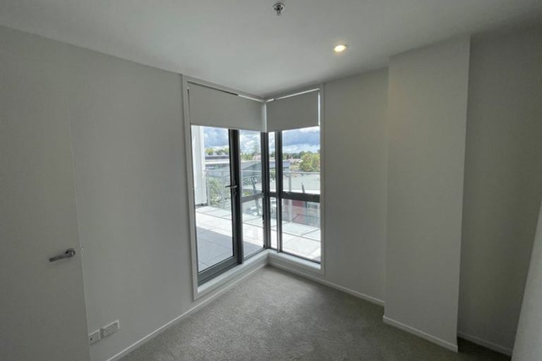Photo of property in Bella Vista, 2f/84 Gunner Drive, Te Atatu Peninsula, Auckland, 0610