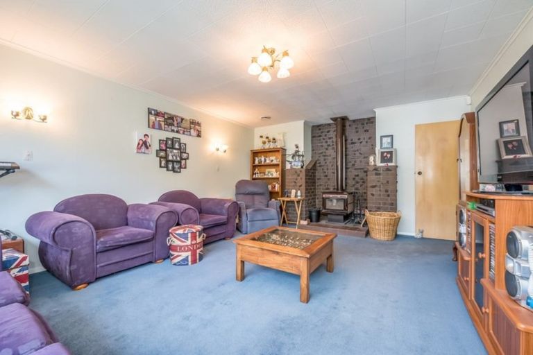 Photo of property in 18 Helvetia Grove, Naenae, Lower Hutt, 5011