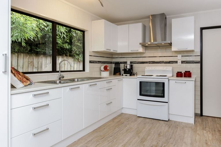 Photo of property in 29 Hill Crescent, New Lynn, Auckland, 0600