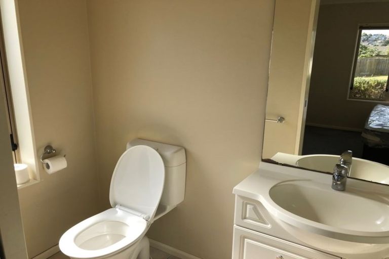 Photo of property in 40 Carrick Glen Avenue, Flat Bush, Auckland, 2019