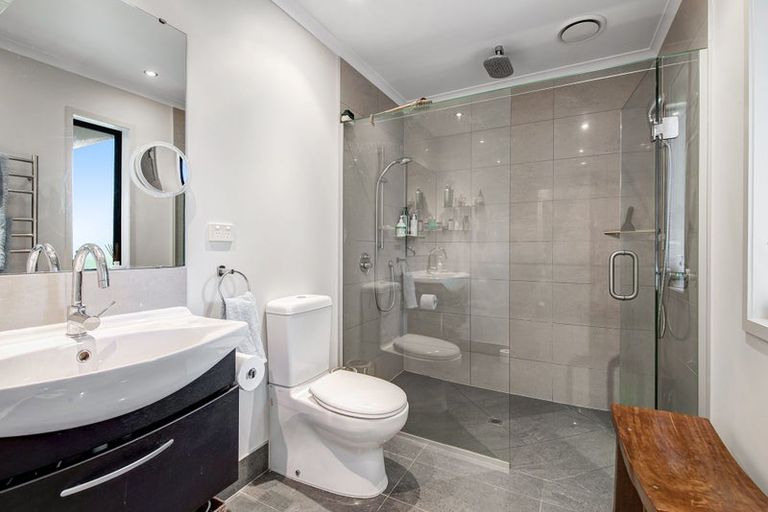 Photo of property in 69a Pipitiwai Drive, Helensville, Kaukapakapa, 0871