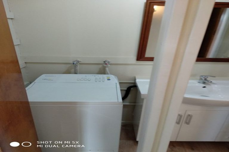 Photo of property in 88 Newlands Road, Newlands, Wellington, 6037