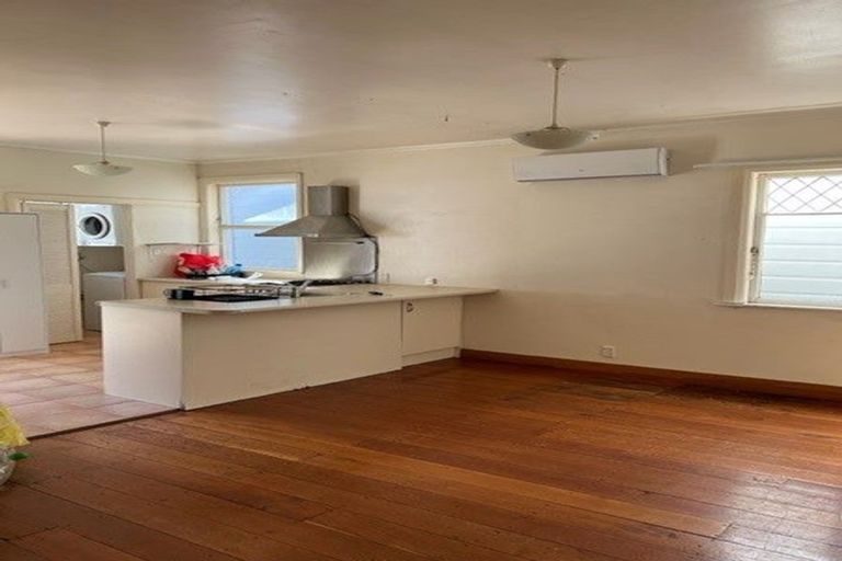 Photo of property in 192 Tasman Street, Mount Cook, Wellington, 6021