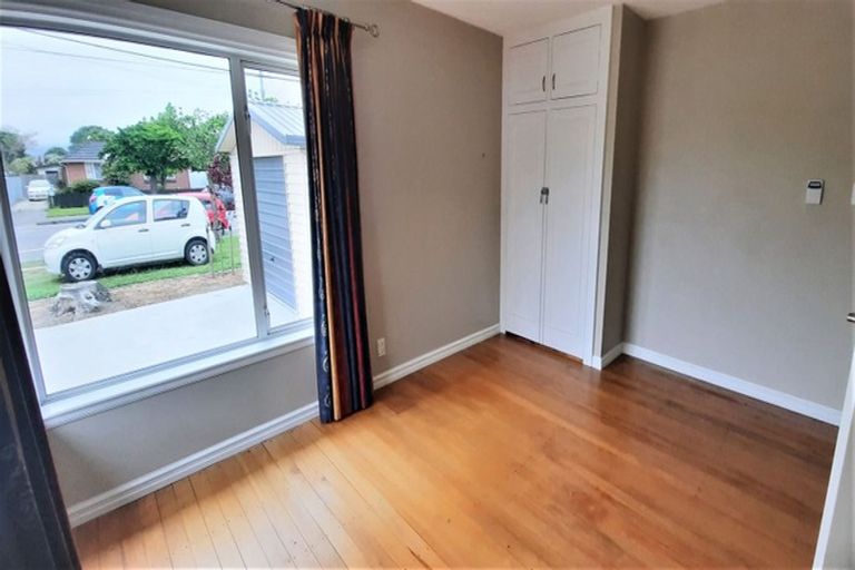 Photo of property in 162 Springs Road, Hornby, Christchurch, 8042