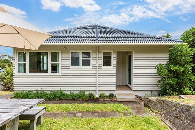 Photo of property in 18 Elphinstone Avenue, Strathmore Park, Wellington, 6022