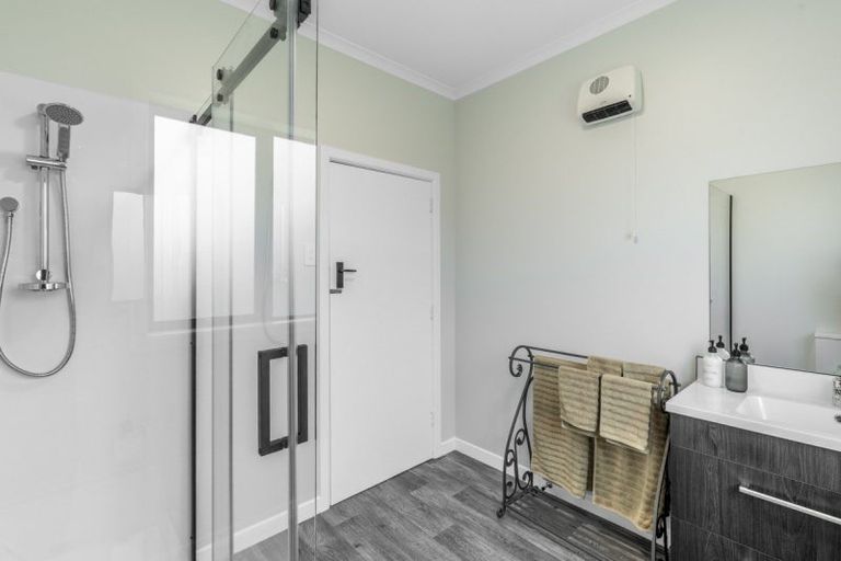 Photo of property in 2 Hillary Street, Winton, 9720