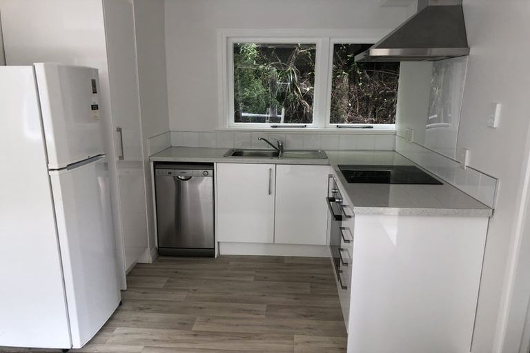 Photo of property in 4/8 Kaitawa Road, York Bay, Lower Hutt, 5013