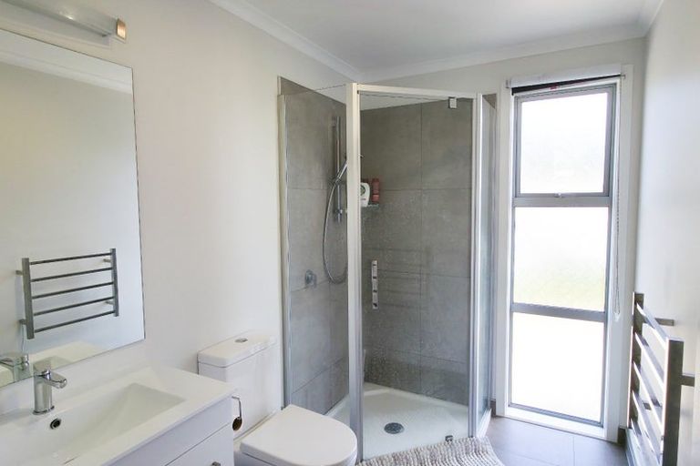 Photo of property in 36 Bluff Road, Kenepuru, Porirua, 5022