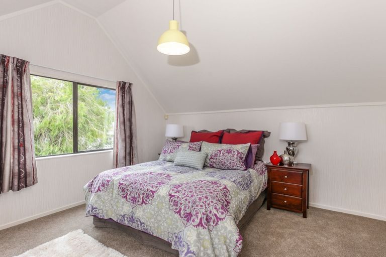 Photo of property in 29 Hill Crescent, New Lynn, Auckland, 0600