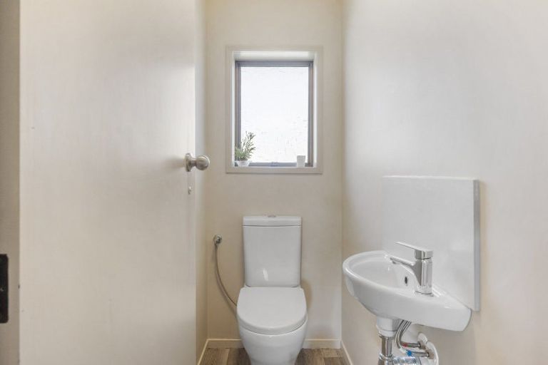 Photo of property in 7 Kathleen Place, Rainbow Point, Taupo, 3330