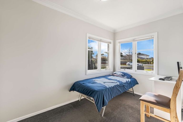 Photo of property in 20 Grove Road, Papakura, 2110