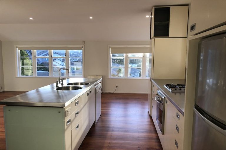 Photo of property in 13 Cavendish Square, Strathmore Park, Wellington, 6022