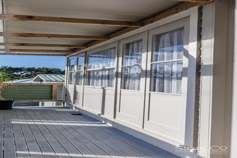 Photo of property in 4 Glenn Street, Castlecliff, Whanganui, 4501