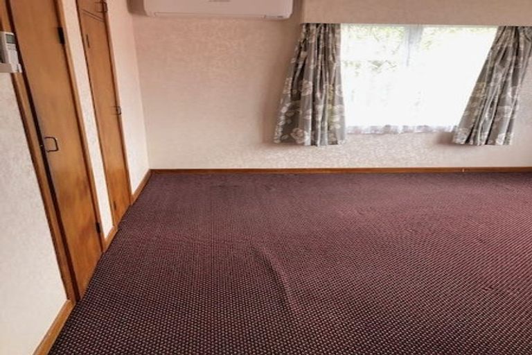 Photo of property in 22 Matipo Road, Te Atatu Peninsula, Auckland, 0610