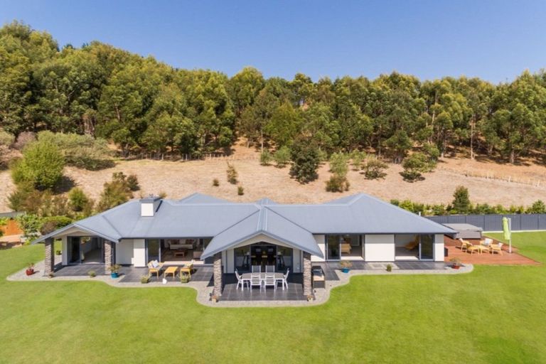 Photo of property in 64 Waipuka Road, Waimarama, Havelock North, 4294