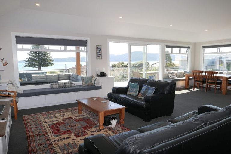 Photo of property in 104 Seaview Road, Paraparaumu Beach, Paraparaumu, 5032