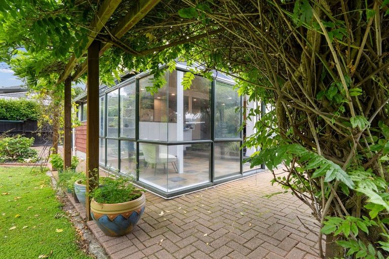Photo of property in 4 Libra Place, Kawaha Point, Rotorua, 3010