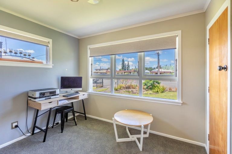 Photo of property in 4 Waverley Street, Waipawa, 4210