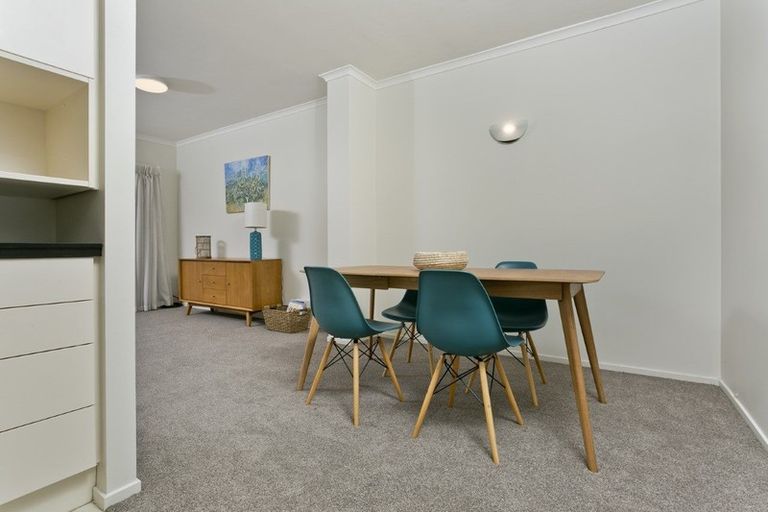 Photo of property in 1/103 Vauxhall Road, Narrow Neck, Auckland, 0624
