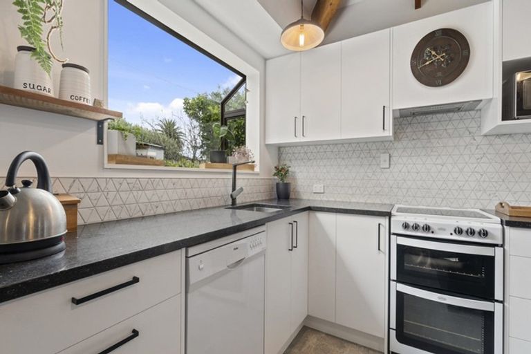 Photo of property in 6 Dillon Drive, Bell Block, New Plymouth, 4312
