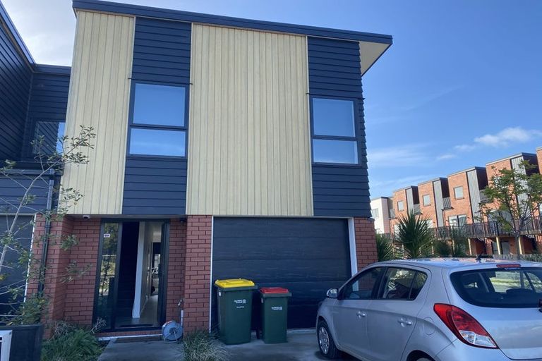 Photo of property in 2 Shortfin Place, Flat Bush, Auckland, 2019