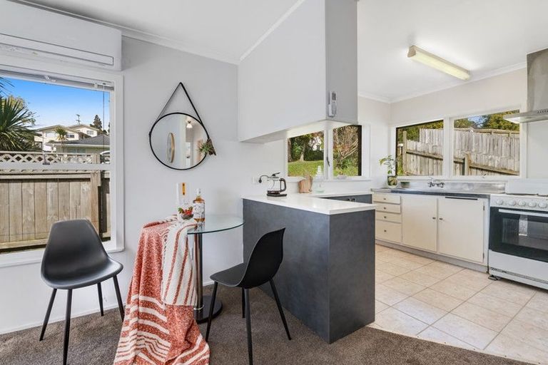 Photo of property in 1/13 Ayton Drive, Totara Vale, Auckland, 0629