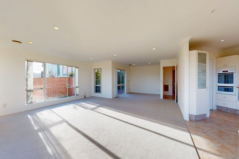 Photo of property in 16 Imran Terrace, Khandallah, Wellington, 6035