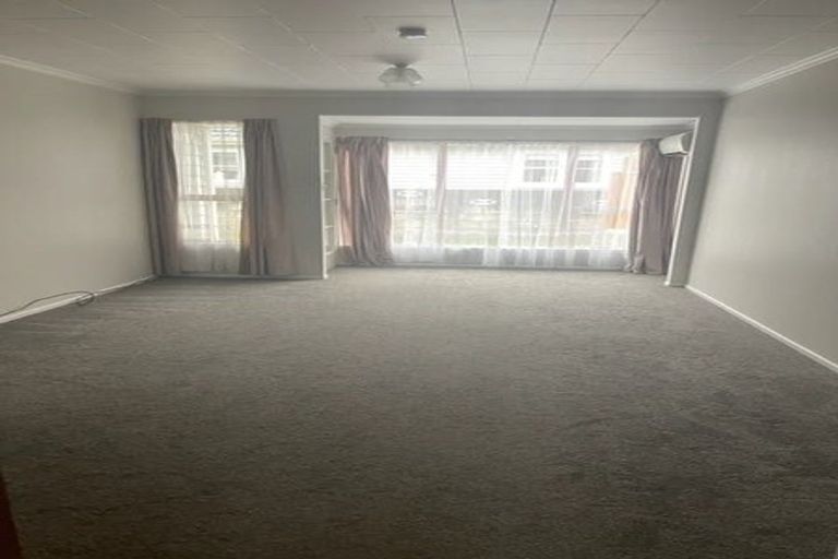 Photo of property in 30f2- Whitley Avenue, Ebdentown, Upper Hutt, 5018