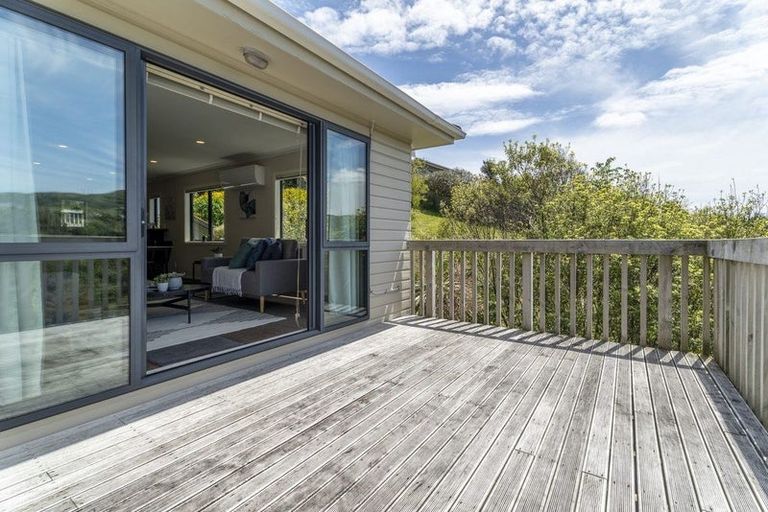 Photo of property in 28b Ronald Woolf Place, Churton Park, Wellington, 6037