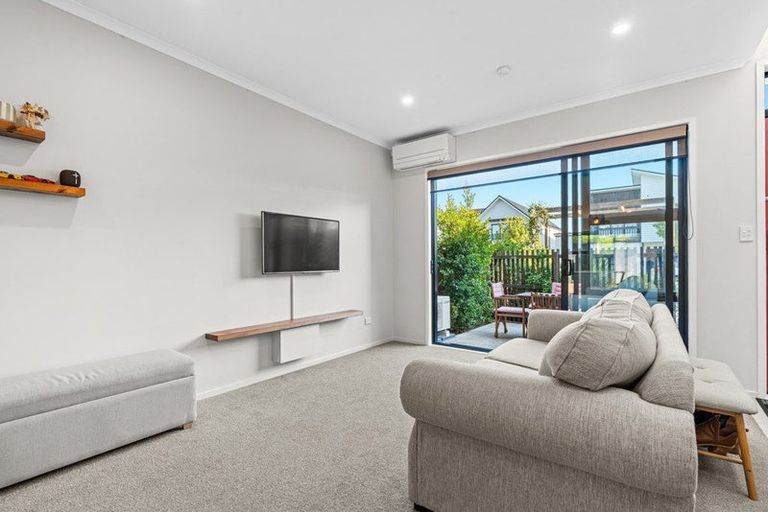 Photo of property in 21 Saltmarsh Road, Hobsonville, Auckland, 0616