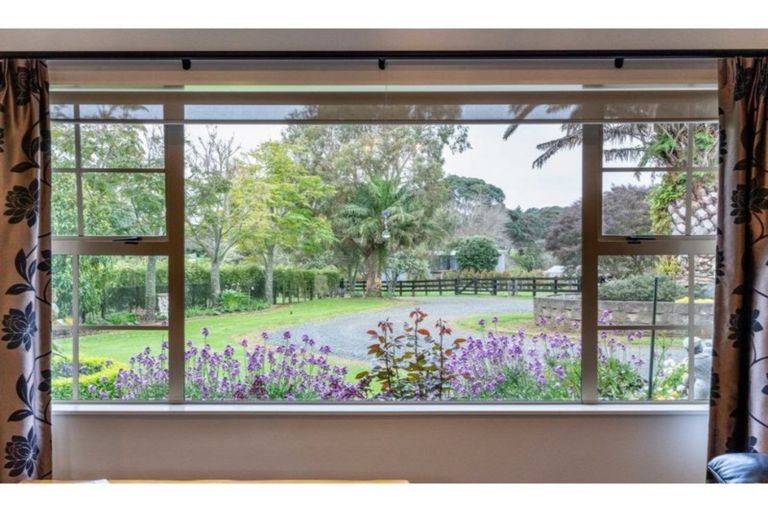 Photo of property in 2a Masters Road, Waiuku, 2681