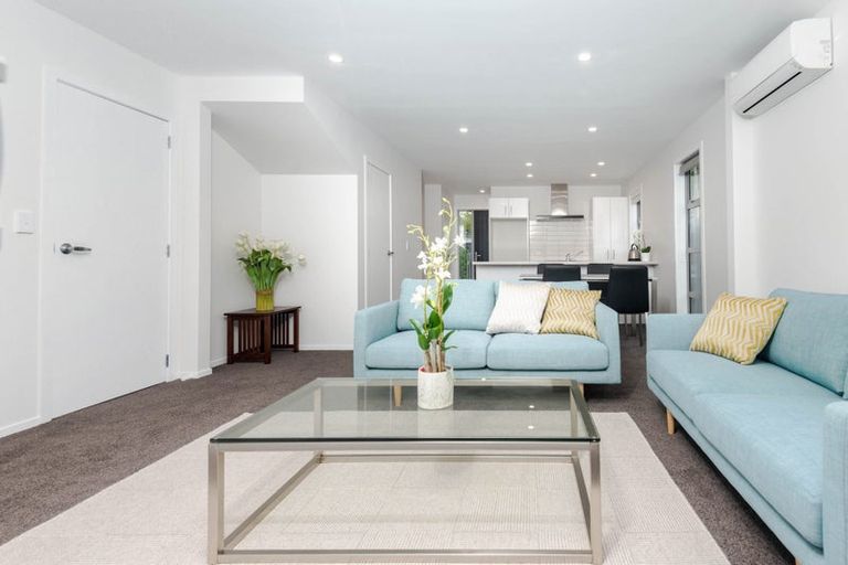 Photo of property in 27c Ranui Terrace, Tawa, Wellington, 5028