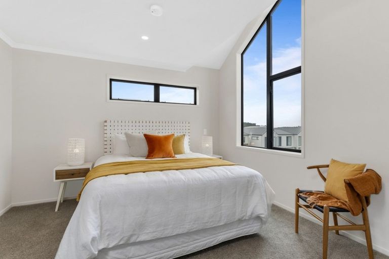 Photo of property in 14 Peihana Road, Hobsonville, Auckland, 0616