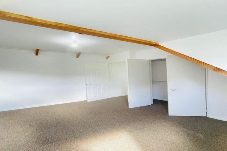 Photo of property in 108 Seaview Road, Glenfield, Auckland, 0629