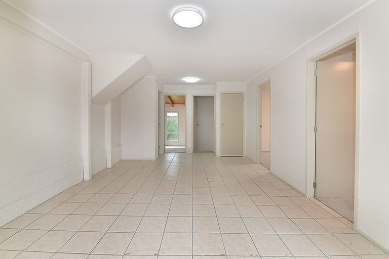 Photo of property in 2127 East Coast Road, Stillwater, Silverdale, 0993