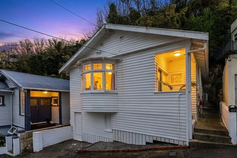 Photo of property in 49 Adams Terrace, Aro Valley, Wellington, 6021