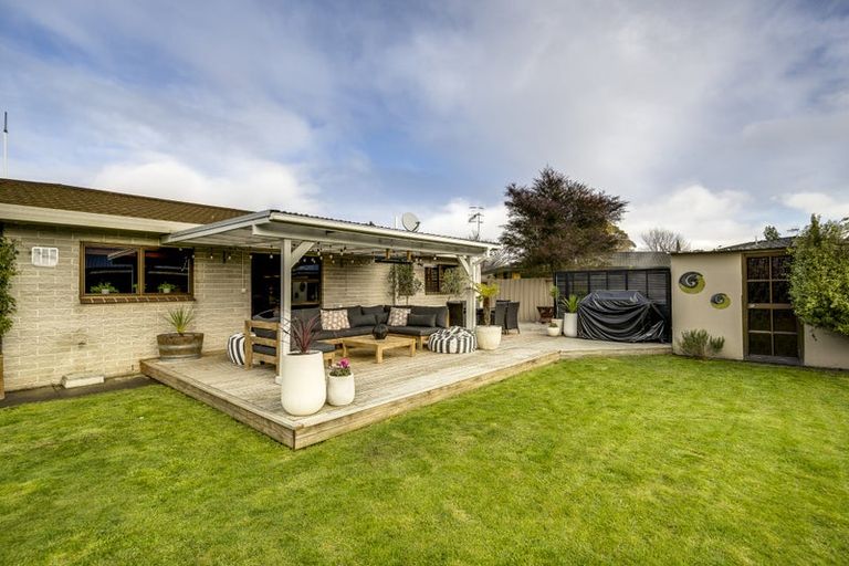 Photo of property in 4 Hetley Crescent, Taradale, Napier, 4112