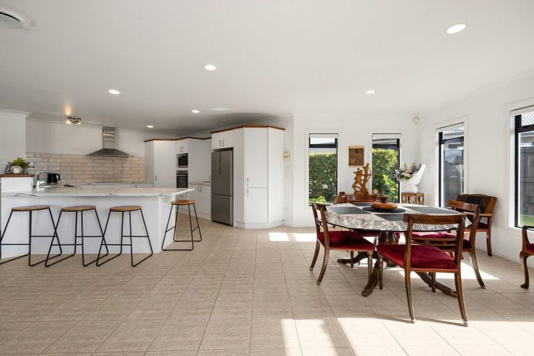 Photo of property in 16 Strathconnan Court, Rototuna, Hamilton, 3210