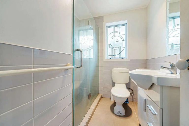 Photo of property in 2/375 Pakuranga Road, Pakuranga Heights, Auckland, 2010