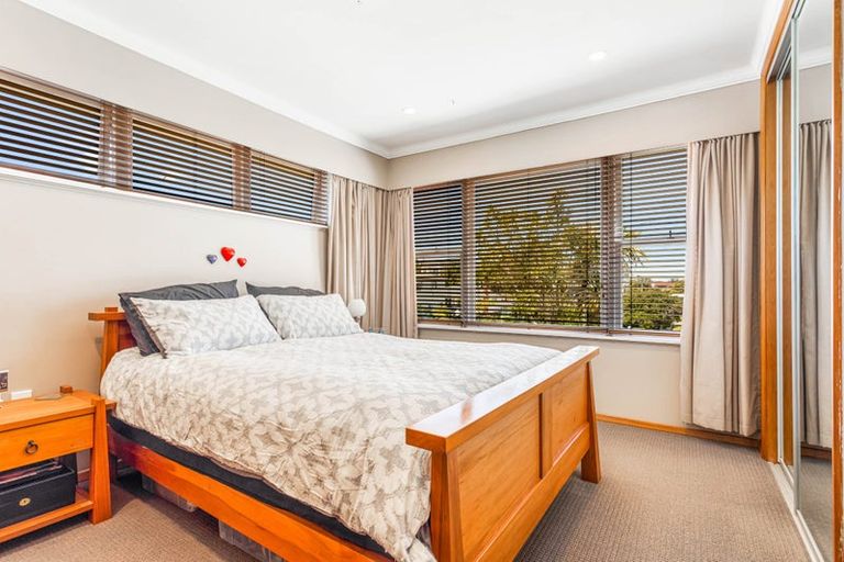 Photo of property in 23 Gloria Avenue, Te Atatu Peninsula, Auckland, 0610