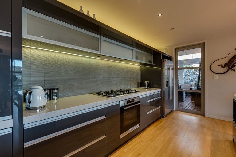 Photo of property in 6 Challenger Lane, Redcliffs, Christchurch, 8081