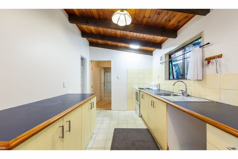Photo of property in 271 Huia Road, Titirangi, Auckland, 0604