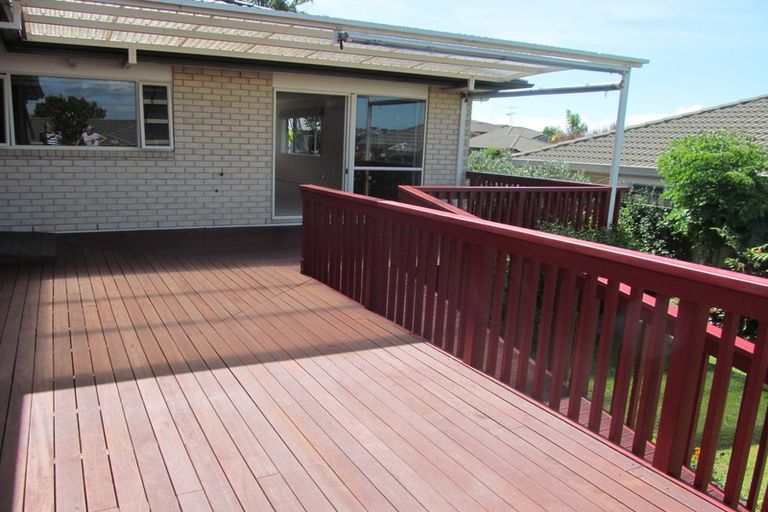 Photo of property in 11 Kath Hopper Drive, Orewa, 0931