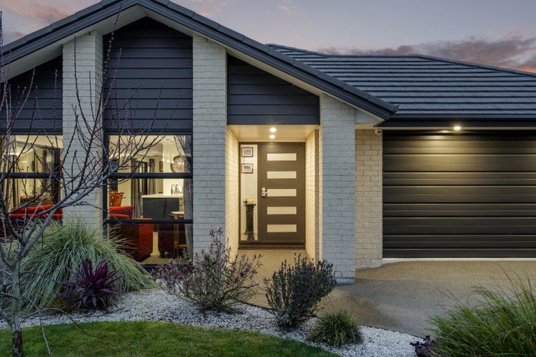 Photo of property in 36 Luxembourg Crescent, Halswell, Christchurch, 8025