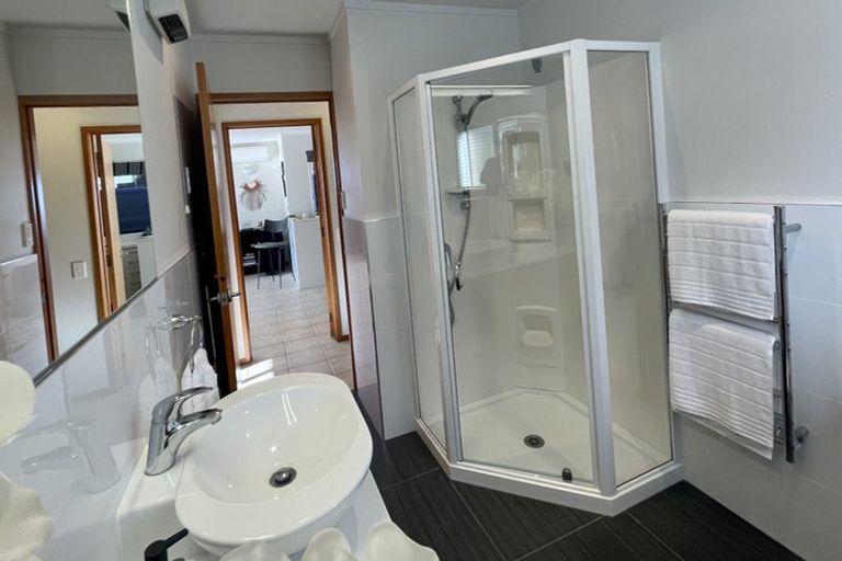 Photo of property in 42 Park Rise, Campbells Bay, Auckland, 0630