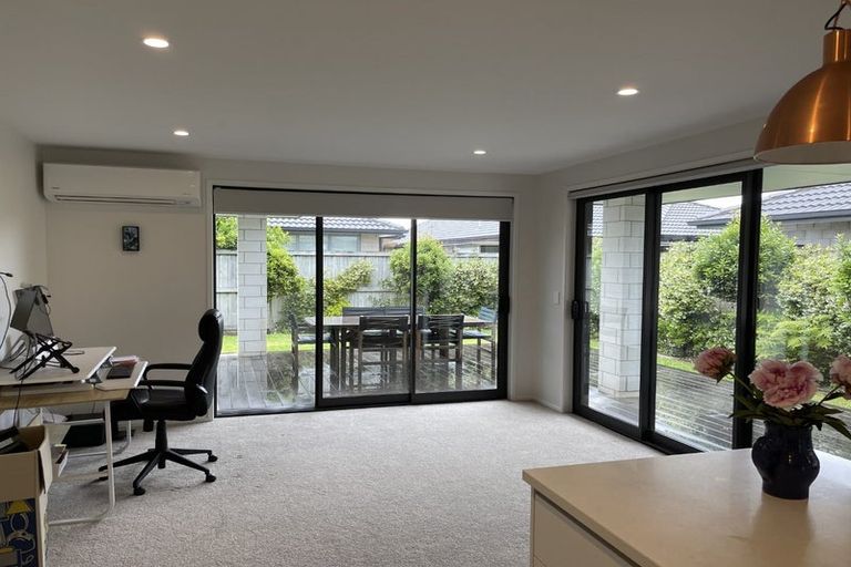 Photo of property in 5 Hiria Crescent, Papamoa Beach, Papamoa, 3118
