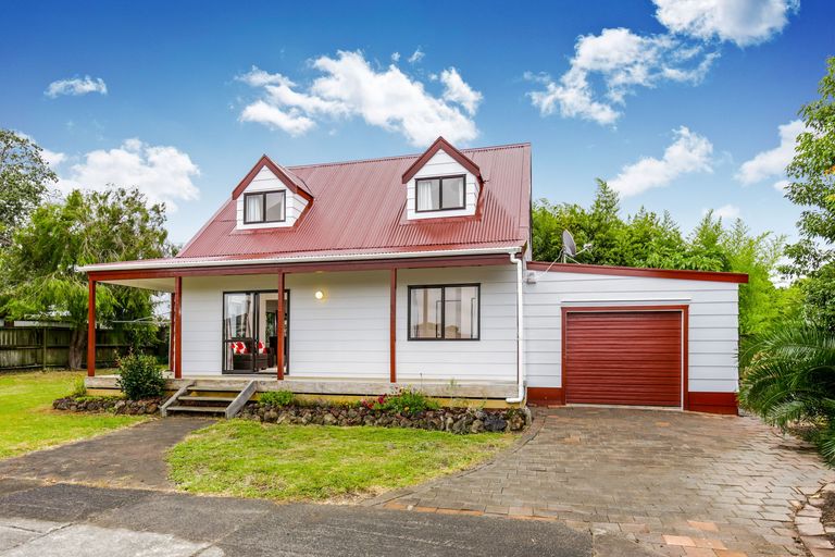 Photo of property in 29 Hill Crescent, New Lynn, Auckland, 0600