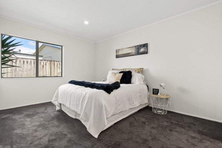 Photo of property in 8 Pono Place, Waiuku, 2123