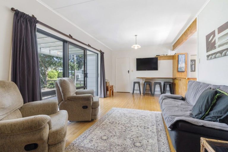 Photo of property in 128 Avalon Place, Whangamata, 3620